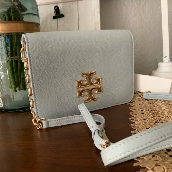 Beautiful Tory Burch Chain Crossbody 🦋